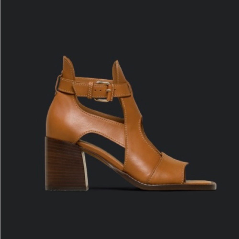 NIB M. Gemi Tan Leather Sandals